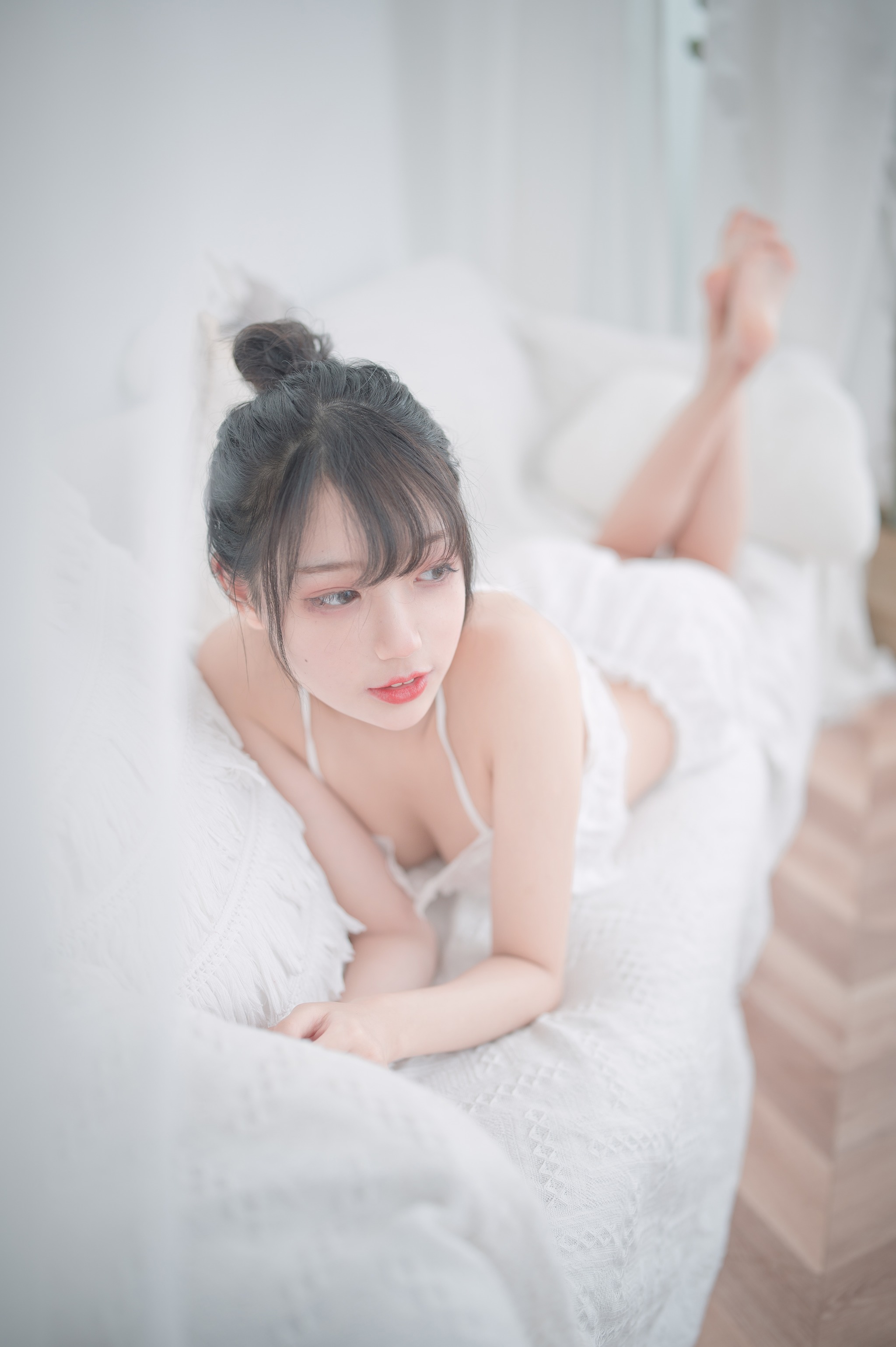 周叽是可爱兔兔 - NO.016 白色睡衣 [23P]-XikXak